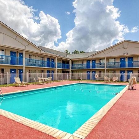 Oyo Hotel Baton Rouge Mid City מראה חיצוני תמונה