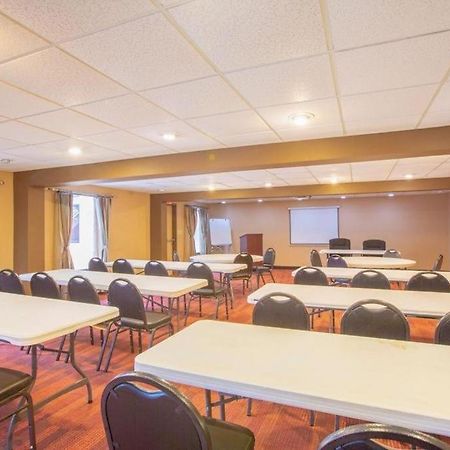 Oyo Hotel Baton Rouge Mid City מראה חיצוני תמונה