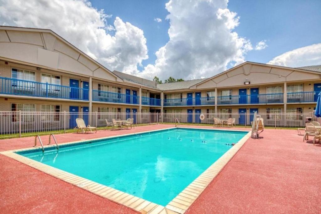 Oyo Hotel Baton Rouge Mid City מראה חיצוני תמונה