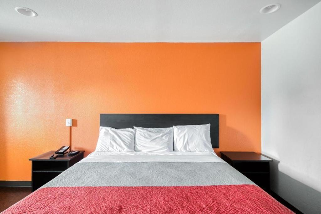 Oyo Hotel Baton Rouge Mid City מראה חיצוני תמונה