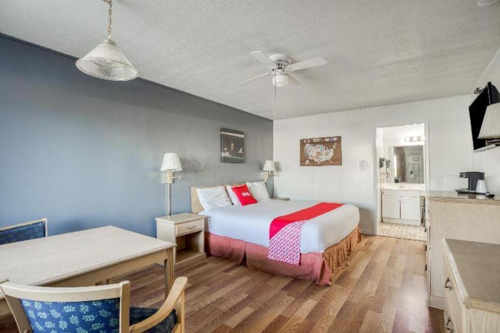 Oyo Hotel Baton Rouge Mid City מראה חיצוני תמונה