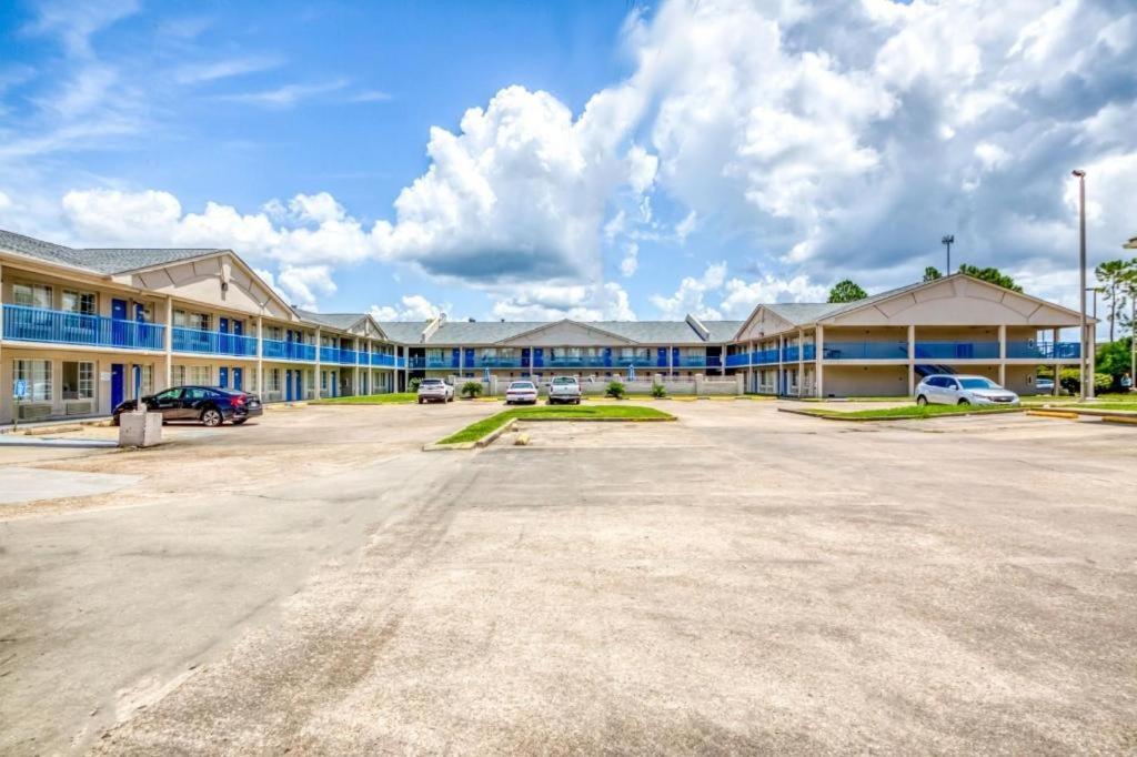 Oyo Hotel Baton Rouge Mid City מראה חיצוני תמונה